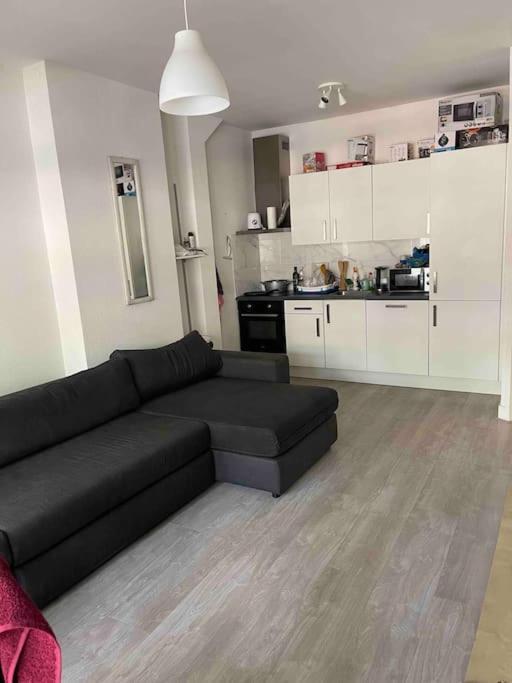 Private Double Bed Room Only With Balcony In Apartment Rotterdam Exterior foto